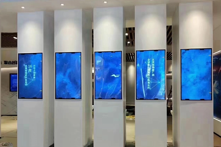 49inch wall mounted digital signage in showroom